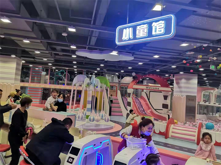 哈尔滨百悦城购物中心悠游小镇